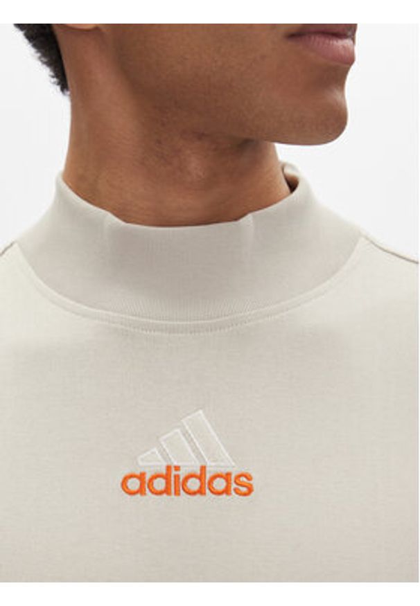 Adidas - adidas Longsleeve JD5402 Beżowy Loose Fit. Kolor: beżowy. Materiał: bawełna. Długość rękawa: długi rękaw