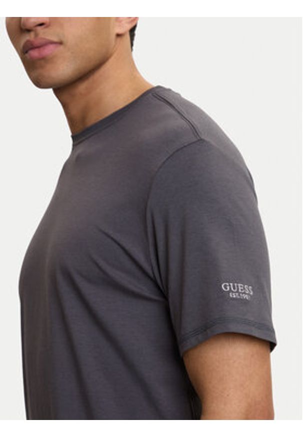 Guess T-Shirt M6RI62 JR06K Szary Regular Fit. Kolor: szary