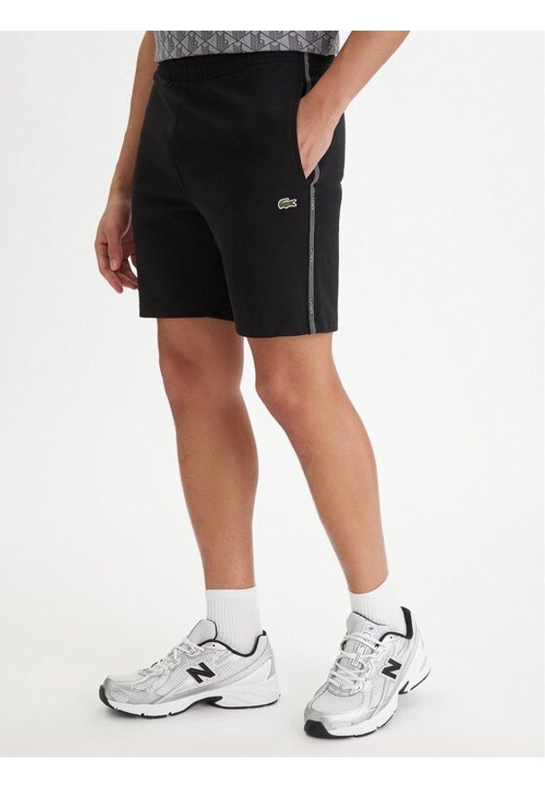Lacoste Szorty sportowe GH0886 Czarny Regular Fit. Kolor: czarny. Materiał: bawełna. Styl: sportowy
