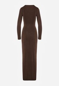 Born2be - Brązowa Taliowana Sukienka o Eleganckim Kroju z Marszczeniem i Aplikacją Sewedina. Okazja: na imprezę. Kolor: brązowy. Materiał: futro. Długość rękawa: długi rękaw. Wzór: aplikacja. Typ sukienki: dopasowane. Styl: elegancki #4