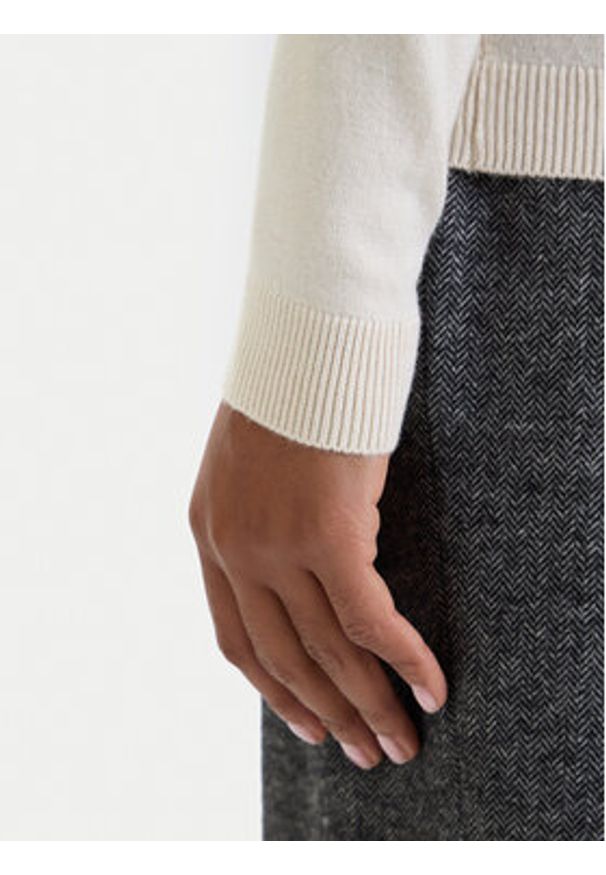 Vero Moda Golf Happiness 10300472 Beżowy Slim Fit. Typ kołnierza: golf. Kolor: beżowy. Materiał: wiskoza, syntetyk