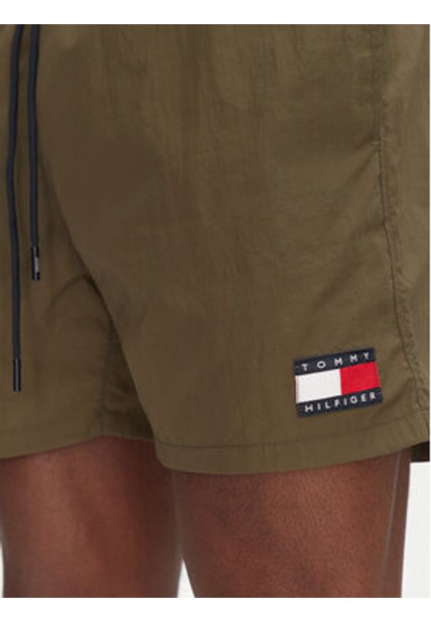 TOMMY HILFIGER - Tommy Hilfiger Szorty kąpielowe UM0UM03455 Khaki Regular Fit. Kolor: brązowy. Materiał: syntetyk