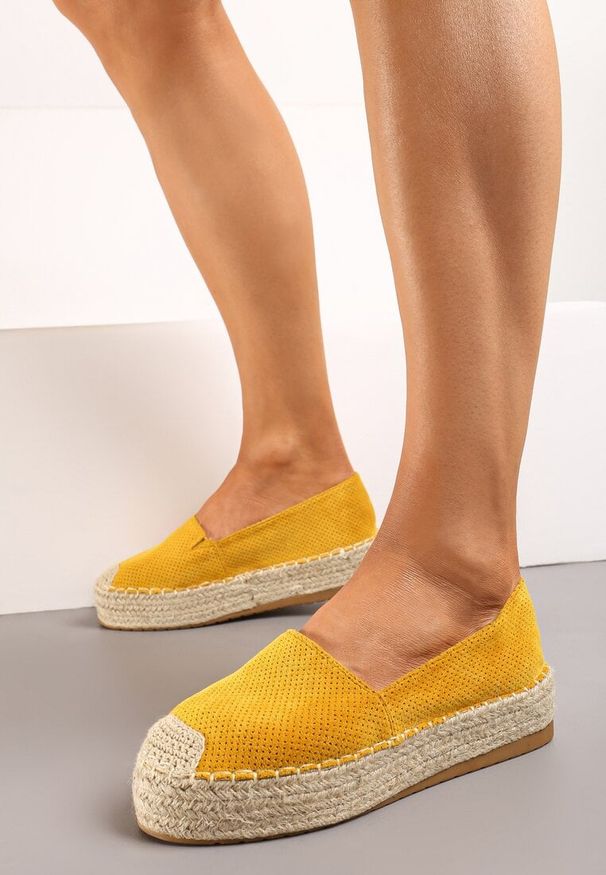 Renee - Żółte Casualowe Espadryle na Grubej Podeszwie Ozdobionej Plecionką Honorelle. Okazja: na co dzień. Kolor: żółty. Materiał: len, jeans. Wzór: aplikacja. Sezon: lato, wiosna. Styl: casual
