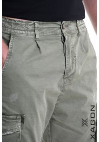 Xagon Spodnie Cargo | P2603 2CR4086 | Mężczyzna | Zielony. Okazja: na co dzień. Kolor: zielony. Materiał: bawełna, elastan. Długość: długie. Wzór: aplikacja. Styl: casual #3