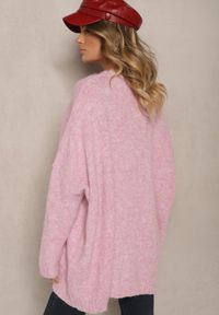 Renee - Różowy Casualowy Sweter Oversize Allethia. Okazja: na co dzień. Kolor: różowy. Sezon: zima. Styl: casual