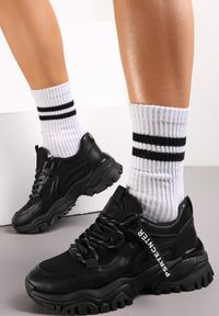 Renee - Czarne Sneakersy na Grubej Podeszwie z Dekoracyjną Taśmą Ilkins. Wysokość cholewki: za kostkę. Kolor: czarny #1