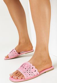 Born2be - Różowe Klapki Emalina. Nosek buta: otwarty. Kolor: różowy. Wzór: ażurowy, jednolity, kwiaty. Styl: klasyczny