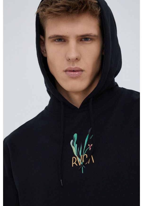 RVCA bluza męska kolor czarny z kapturem z aplikacją. Typ kołnierza: kaptur. Kolor: czarny. Materiał: włókno. Wzór: aplikacja