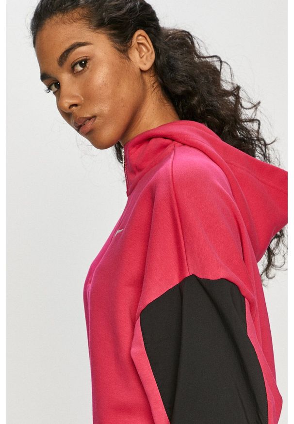 Nike Sportswear - Bluza. Typ kołnierza: kaptur. Kolor: różowy. Długość rękawa: długi rękaw. Długość: krótkie