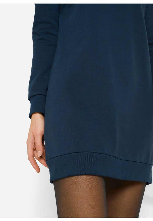 bonprix - Sukienka dresowa z miękkiego materiału frotte. Kolor: niebieski. Materiał: dresówka, materiał. Długość rękawa: raglanowy rękaw. Wzór: prążki