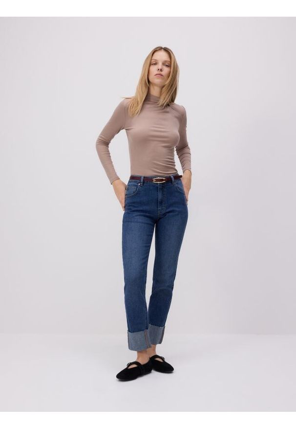 Reserved - Jeansy slim fit z podwiniętymi nogawkami - granatowy. Stan: podwyższony. Kolor: niebieski