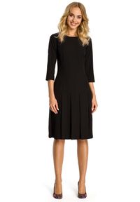 Sukienki.shop - Elegancka sukienka z obniżoną talią i kontrafałdami czarna. Kolor: czarny. Styl: elegancki