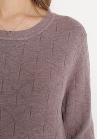 Born2be - Fioletowy Klasyczny Sweter z Geometrycznym Tłoczeniem Ludgera. Kolor: fioletowy. Wzór: geometria. Styl: klasyczny #4