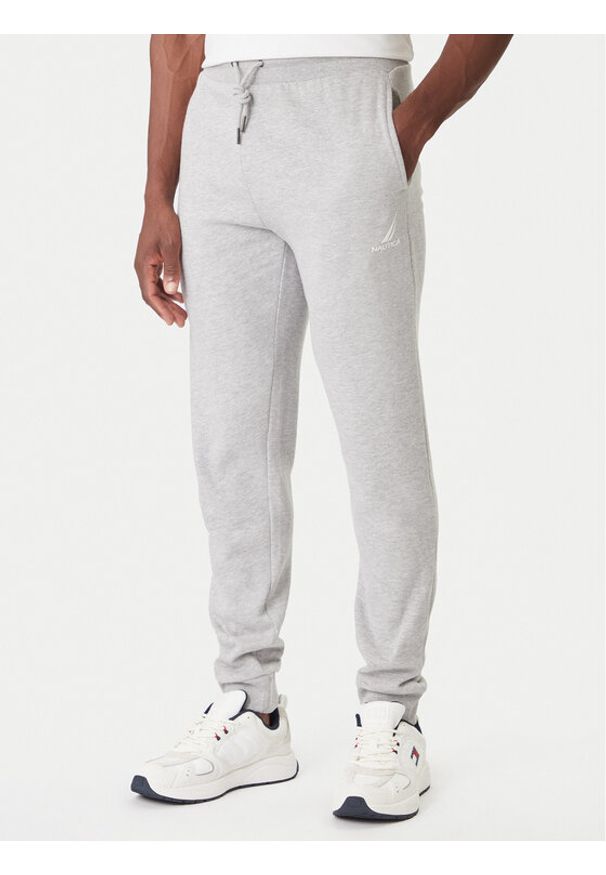 Nautica Spodnie dresowe Nampa N1T04063 Szary Regular Fit. Kolor: szary. Materiał: bawełna
