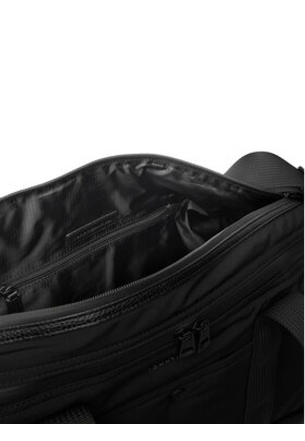 TOMMY HILFIGER - Tommy Hilfiger Torba na laptopa Th Travel Duffle AM0AM14070 Czarny. Kolor: czarny. Materiał: materiał