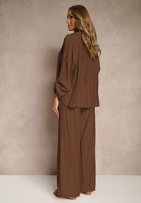 Renee - Brązowy Komplet z Wiskozy w Stylu Oversize Szerokie Spodnie i Luźna Koszula na Guziki Natinne. Kolor: brązowy. Materiał: wiskoza