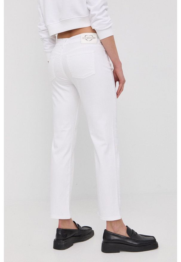 Love Moschino jeansy damskie kolor biały medium waist. Kolor: biały