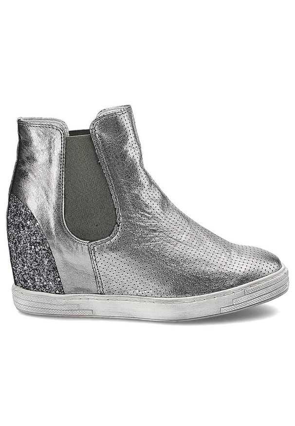 Srebrne Sneakersy Damskie Karino Modne Obuwie. Zapięcie: bez zapięcia. Kolor: srebrny. Materiał: skóra. Szerokość cholewki: normalna. Obcas: na koturnie. Wysokość obcasa: średni