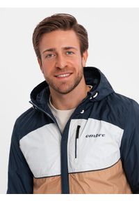Ombre Clothing - Lekka kolorowa męska kurtka sportowa z polarem – brązowo-granatowa V1 - Rozmiar: XL. Typ kołnierza: kołnierzyk stójkowy. Kolor: biały. Materiał: polar. Wzór: kolorowy. Styl: sportowy
