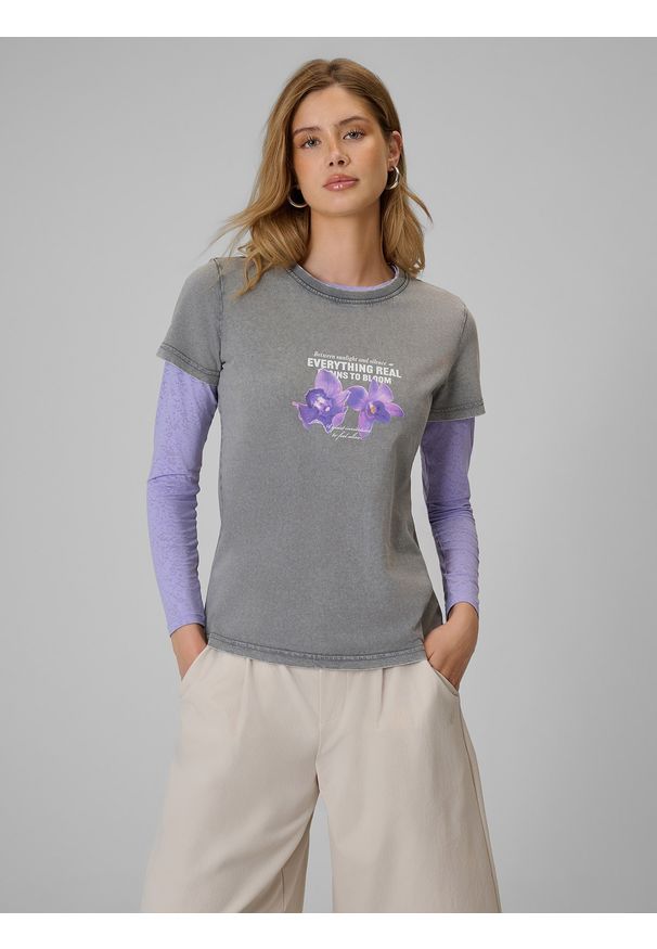 4f - 4F T-shirt regular z nadrukiem damski - szary L. Okazja: na co dzień, na plażę. Kolor: szary. Materiał: materiał, bawełna, dzianina. Wzór: nadruk. Sezon: lato. Styl: wakacyjny, casual, klasyczny, sportowy