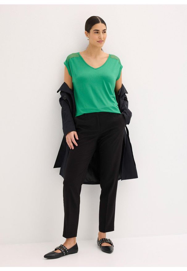 bonprix - Koszulka z miękkiej mieszanki wiskozy. Kolor: zielony. Materiał: wiskoza, koronka. Wzór: koronka