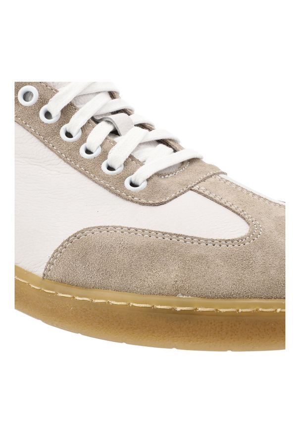 Półbuty męskie Wasak Barefoot, ze skóry naturalnej na płaskiej podeszwie sznurowane, biało-beżowe, 248. Okazja: na co dzień. Kolor: biały. Materiał: skóra. Wzór: grochy. Obcas: na płaskiej podeszwie. Styl: elegancki, klasyczny, casual