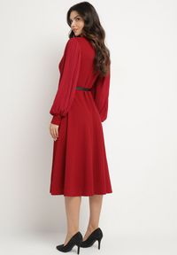 Born2be - Bordowa Rozkloszowana Sukienka Kopertowa z Bufiastymi Rękawami i Paskiem Naliris. Okazja: na co dzień. Typ kołnierza: dekolt w kształcie V. Kolor: czerwony. Materiał: skóra. Typ sukienki: kopertowe. Styl: casual #2