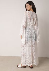 Born2be - Biały Kardigan Ażurowa Narzutka z Materiałowym Paskiem Arisstea. Okazja: na co dzień. Kolor: biały. Materiał: materiał. Długość rękawa: długi rękaw. Długość: długie. Wzór: ażurowy. Styl: casual #5