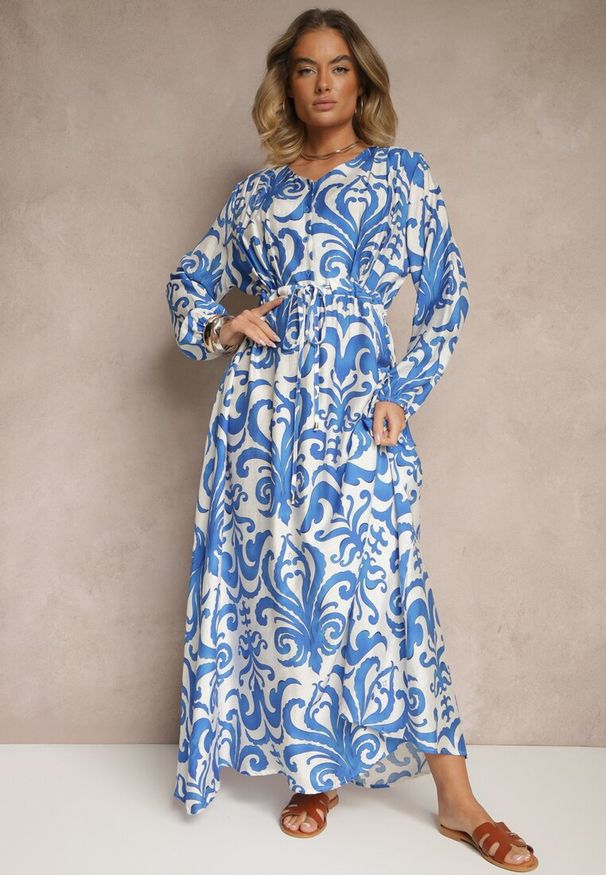 Renee - Niebieska Sukienka z Wiskozą o Rozkloszowanym Kroju w Abstrakcyjny Print Ridirinda. Kolor: niebieski. Materiał: wiskoza. Wzór: nadruk