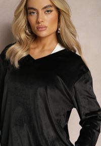 Renee - Czarny Komplet Dresowy z Weluru Luźna Bluza z Dekoltem w V i Elastyczne Spodnie z Kieszeniami Esparkia. Kolor: czarny. Materiał: dresówka, welur