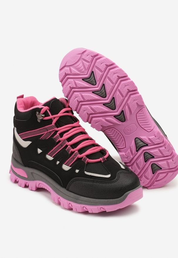 Born2be - Czarno-Fuksjowe Sznurowane Buty Trekkingowe Traperki Vices na Grubej Podeszwie Afertie. Wysokość cholewki: za kostkę. Kolor: czarny. Materiał: jeans. Szerokość cholewki: normalna. Styl: wakacyjny, klasyczny, sportowy