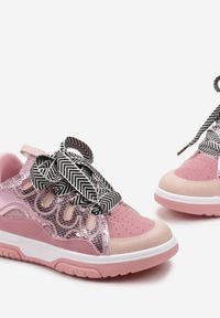 Renee - Różowe Sneakersy Ozdobione Brokatem z Oryginalnym Sznurowaniem Patricie. Kolor: różowy. Wzór: aplikacja #2