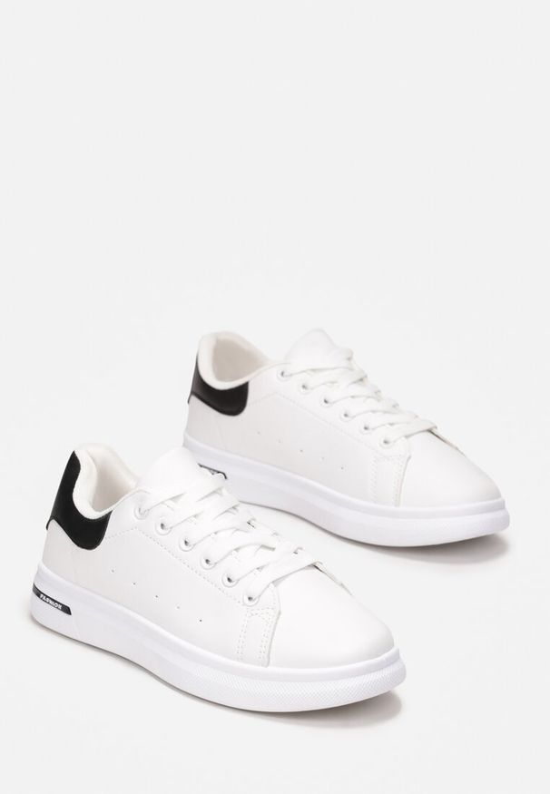 Born2be - Biało-Czarne Sneakersy Sznurowane na Płaskiej Podeszwie Azih. Kolor: biały. Obcas: na płaskiej podeszwie