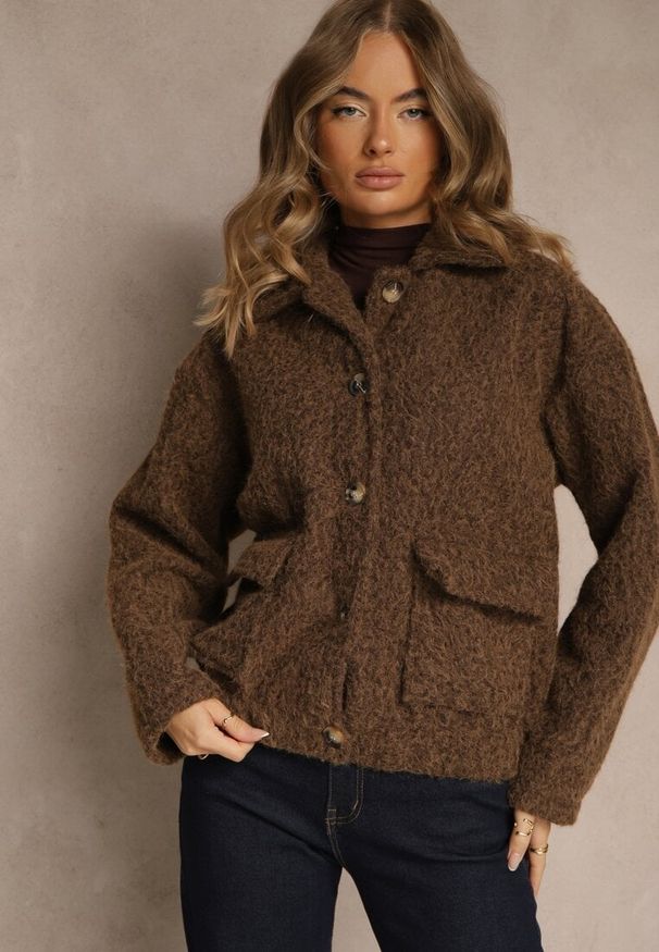 Renee - Brązowa Kurtka Koszulowa z Supełkowym Splotem i Gumką w Pasie Uniamesa. Okazja: na spacer. Kolor: brązowy. Materiał: tkanina, wełna, satyna. Wzór: ze splotem. Styl: elegancki, klasyczny