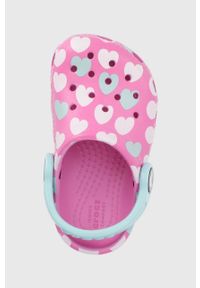 Crocs klapki dziecięce kolor różowy. Nosek buta: okrągły. Kolor: różowy. Materiał: guma, materiał