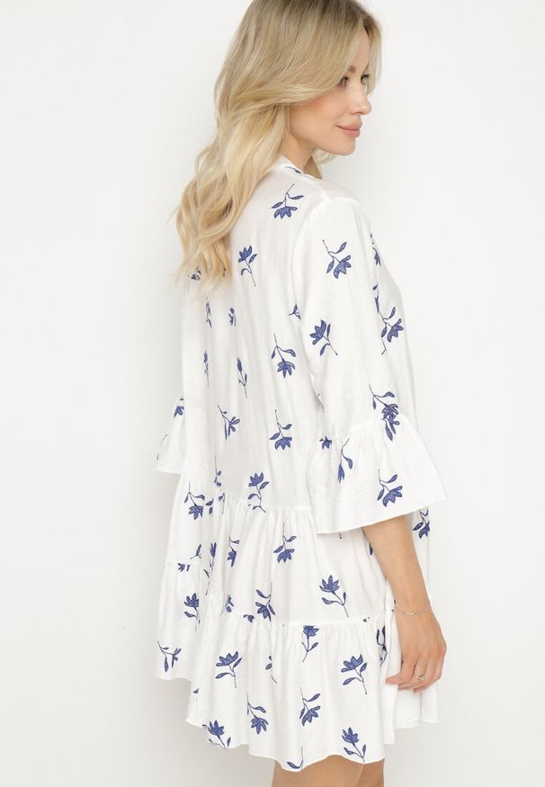 Born2be - Biała Sukienka z Wiskozą o Rozkloszowanym Kroju z Haftem i Falbankami Axneria. Okazja: na co dzień. Typ kołnierza: kołnierz z falbankami. Kolor: biały. Materiał: wiskoza. Wzór: haft. Typ sukienki: rozkloszowane. Styl: casual, klasyczny