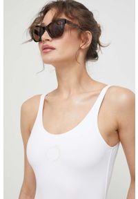 Trussardi Jeans - Trussardi jednoczęściowy strój kąpielowy kolor biały miękka miseczka. Kolor: biały. Materiał: materiał #2