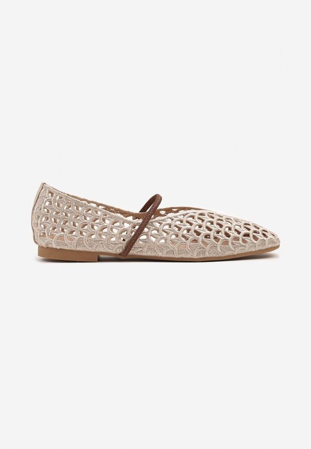Born2be - Ciemnobeżowe Balerinki Boho z Szydełkową Cholewką z Paskiem Vocele. Okazja: na spacer. Zapięcie: pasek. Kolor: beżowy. Szerokość cholewki: normalna. Sezon: lato. Styl: boho