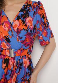 Born2be - Niebiesko-Pomarańczowa Sukienka z Kopertowym Dekoltem i Asymetrycznym Dołem z Gumką w Talii Coralen. Okazja: na co dzień. Kolor: niebieski. Typ sukienki: asymetryczne, kopertowe. Styl: casual, elegancki #7