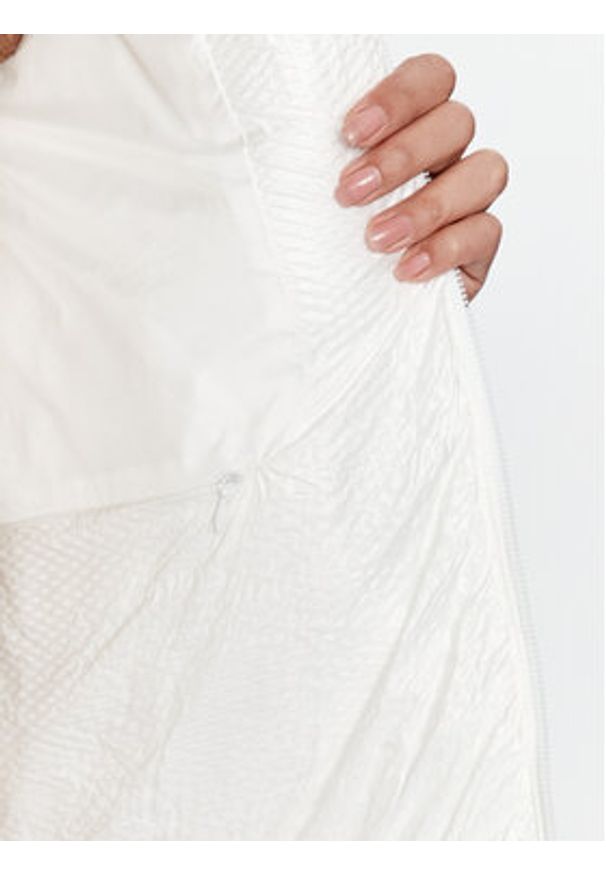 CMP Kurtka zimowa 33K3566 Biały Regular Fit. Kolor: biały. Materiał: syntetyk. Sezon: zima