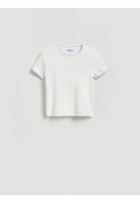 Reserved - Sweter z ażurowym wzorem - kremowy. Kolor: kremowy. Materiał: dzianina, bawełna. Wzór: ażurowy #1