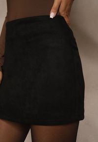 Renee - Czarne Spódnico-Spodenki z Ozdobną Imitacją Kieszeni Sewressa. Kolor: czarny. Materiał: koronka. Styl: klasyczny, elegancki #5