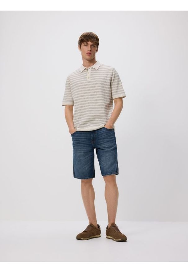 Reserved - Jeansowe szorty straight - indigo jeans. Materiał: jeans