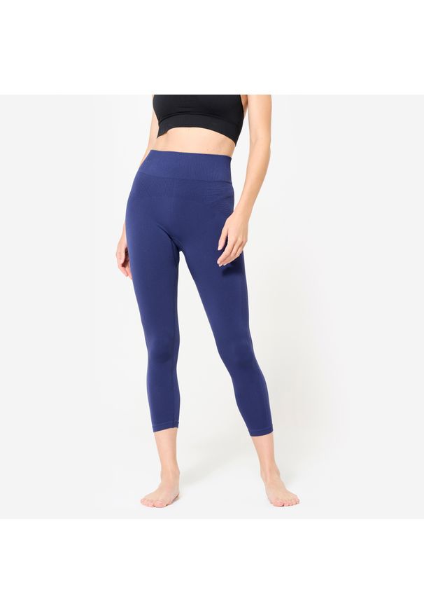 DOMYOS - Legginsy do jogi damskie Kimjaly 7/8. Stan: podwyższony. Kolor: niebieski. Materiał: materiał, poliamid, elastan. Sport: joga i pilates