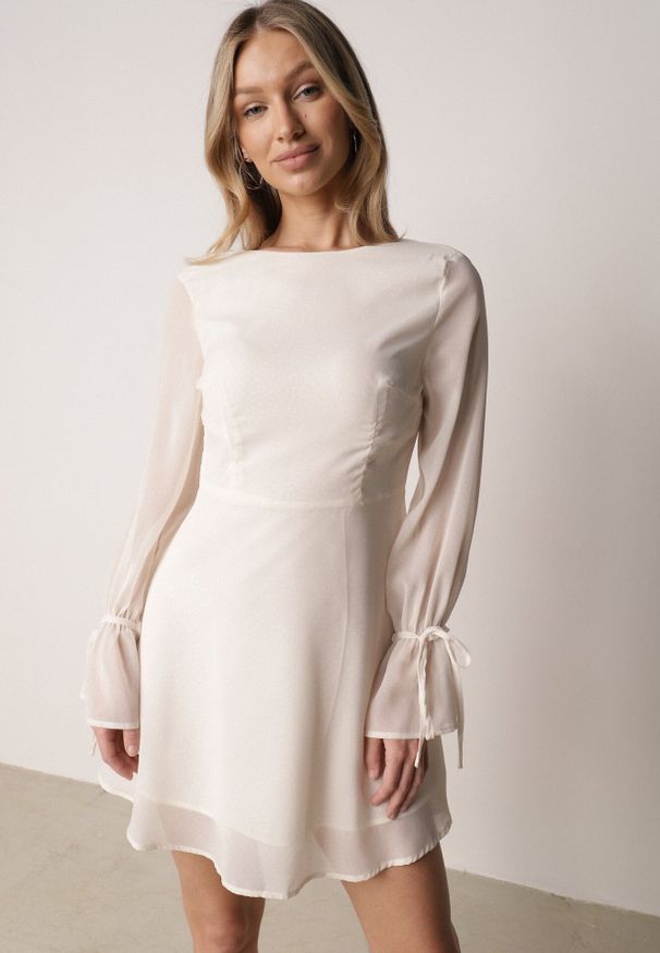 Born2be - Beżowa Rozkloszowana Sukienka Vices z Bufiastymi Rękawami Eriane. Okazja: na co dzień. Kolor: beżowy. Wzór: kropki. Typ sukienki: proste. Styl: elegancki, klasyczny, casual