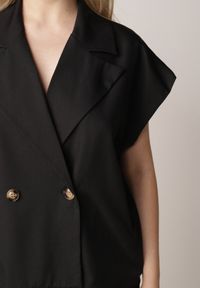 Born2be - Czarna Garniturowa Kamizelka Oversize z Dwurzędowym Zapięciem Edriana. Okazja: na co dzień, na spotkanie biznesowe, do pracy. Kolor: czarny. Materiał: poliester, jeans. Styl: casual, biznesowy, elegancki, klasyczny #5
