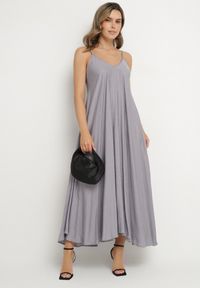 Born2be - Niebieska Rozkloszowana Sukienka z Wiskozy z Cyrkoniami Ellitana. Okazja: na co dzień. Kolor: szary. Materiał: wiskoza. Sezon: lato. Styl: klasyczny, elegancki, casual #4