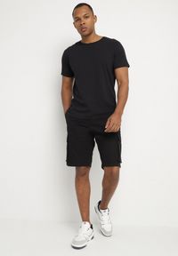 Born2be - Czarne Bawełniane Szorty Cargo z Bocznymi Kieszeniami Vikiitae. Kolor: czarny. Materiał: bawełna. Styl: elegancki