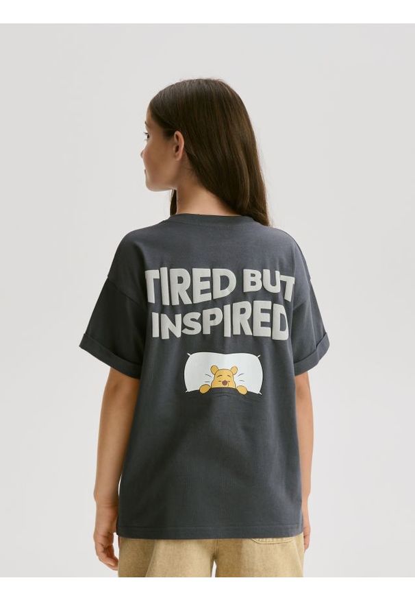 Reserved - T-shirt Kubuś Puchatek - ciemnoszary. Kolor: szary. Materiał: bawełna. Wzór: motyw z bajki