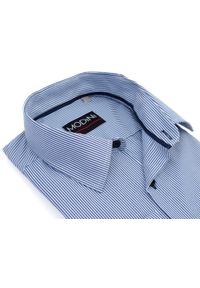 Modini - Koszula w biało-niebieski prążek A60. Kolor: biały, wielokolorowy, niebieski. Materiał: bawełna, poliester, tkanina. Długość: długie. Wzór: prążki. Styl: klasyczny #1